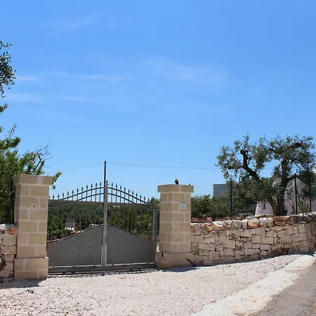 Trullo Il Melograno Casa de Campo *