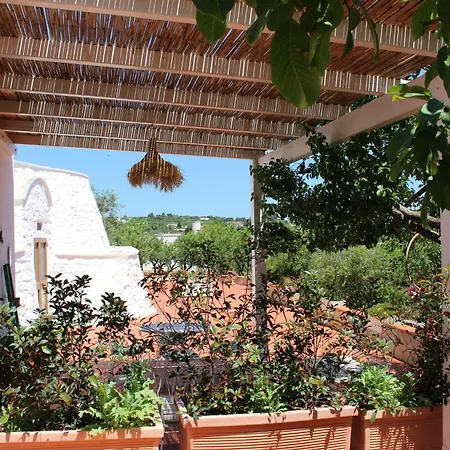 Trullo Il Melograno منزل ريفي أوستوني