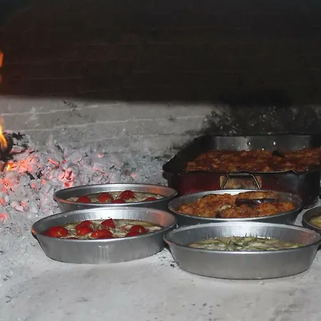 Trullo Il Melograno منزل ريفي أوستوني