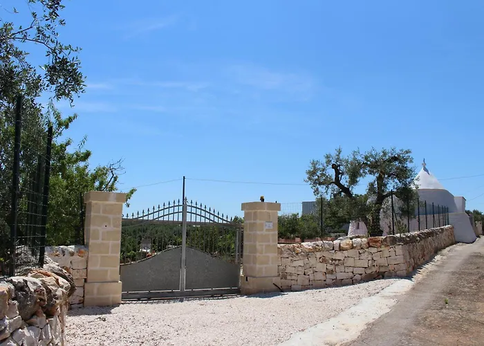 Trullo Il Melograno Country house *